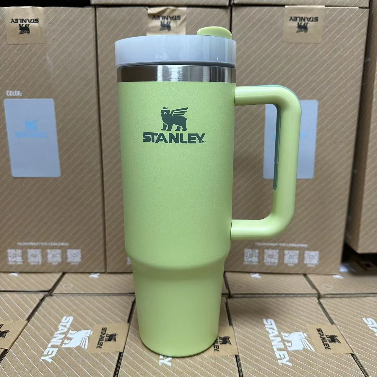 Stanley Becher mit Griff, Strohhalmdeckel, Edelstahl, 30 oz, vakuumisolierter Autobecher, doppelwandiger Thermobecher für unterwegs 