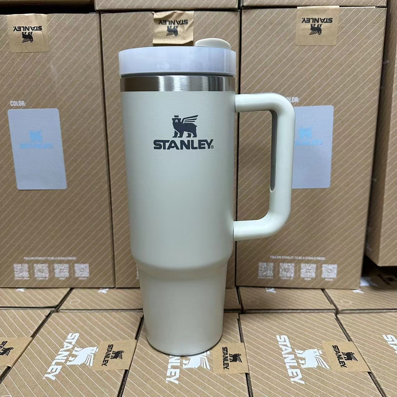 Stanley Becher mit Griff, Strohhalmdeckel, Edelstahl, 30 oz, vakuumisolierter Autobecher, doppelwandiger Thermobecher für unterwegs 